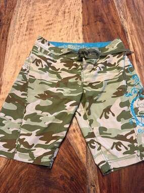 Empire Camouflage Board Shorts with Blue Graphic Detail Size 3 y2k skater